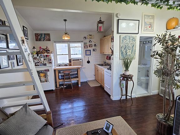 2nd image of 433 W Broadway APT 2B