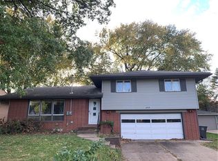 4038 Lynner Dr, Des Moines, IA 50310