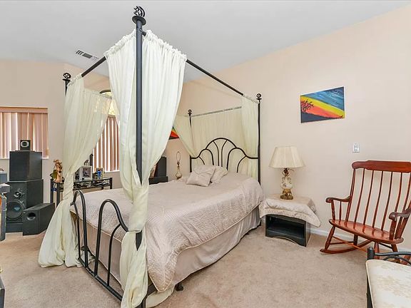 3rd image of 598 Louisiana Ave #3