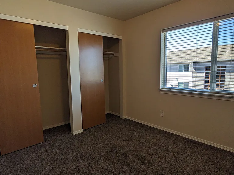 Wellesley Park Apartments — Photo 48