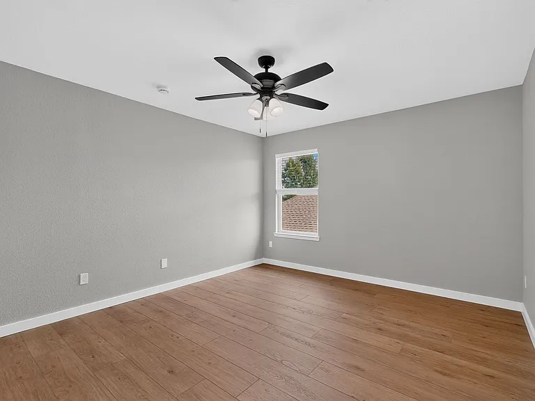13291 Guerin Dr — Photo 37