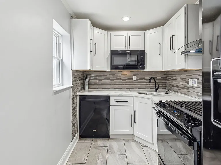 1450 N Marston St — Photo 26