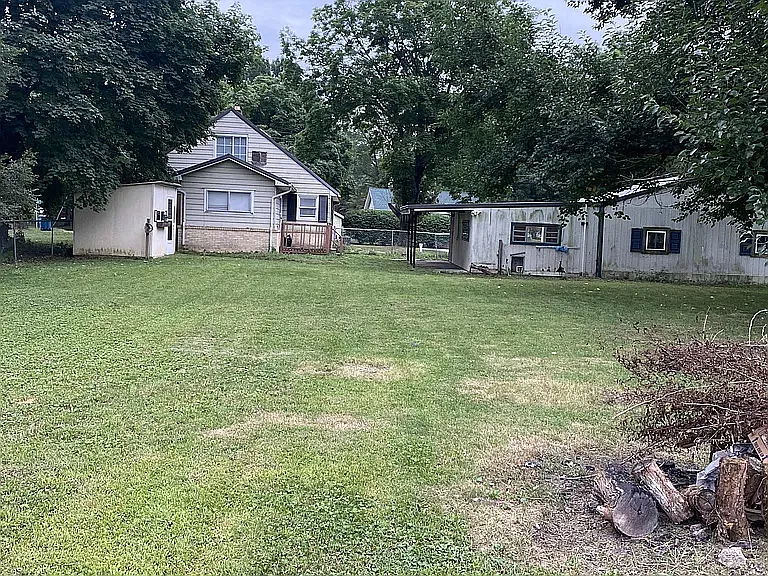 3 bed, 1825 sqft, $1,200 — Photo 3