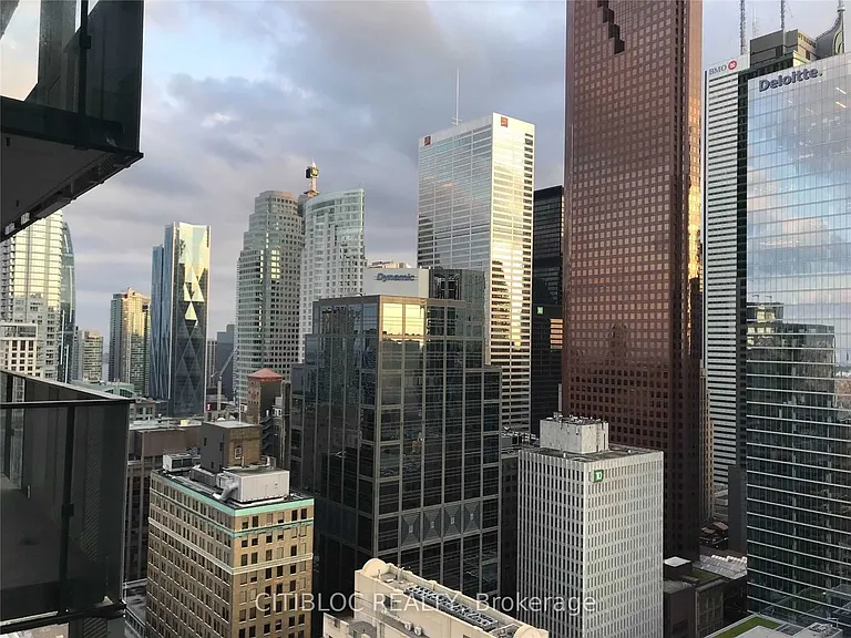 25 Richmond St E #2907 — Photo 6