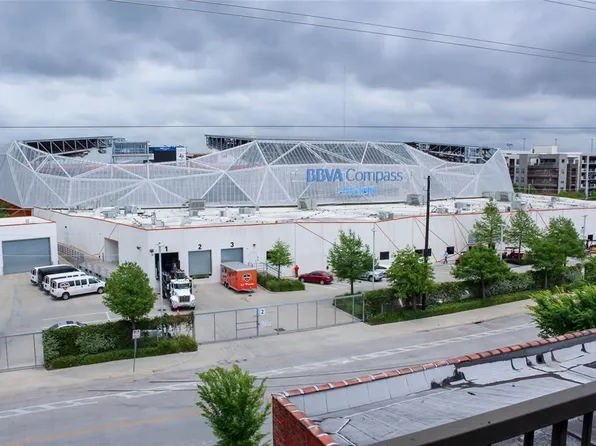 2205 McKinney St APT 517, Houston, TX 77003