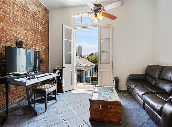 4th image of 923 Saint Ann St APT 4