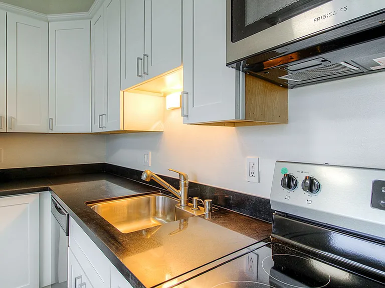 1532 Atlanta Ct #7 — Photo 9