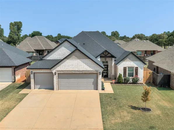 1825 W Blake Court Way, Mustang, OK 73064