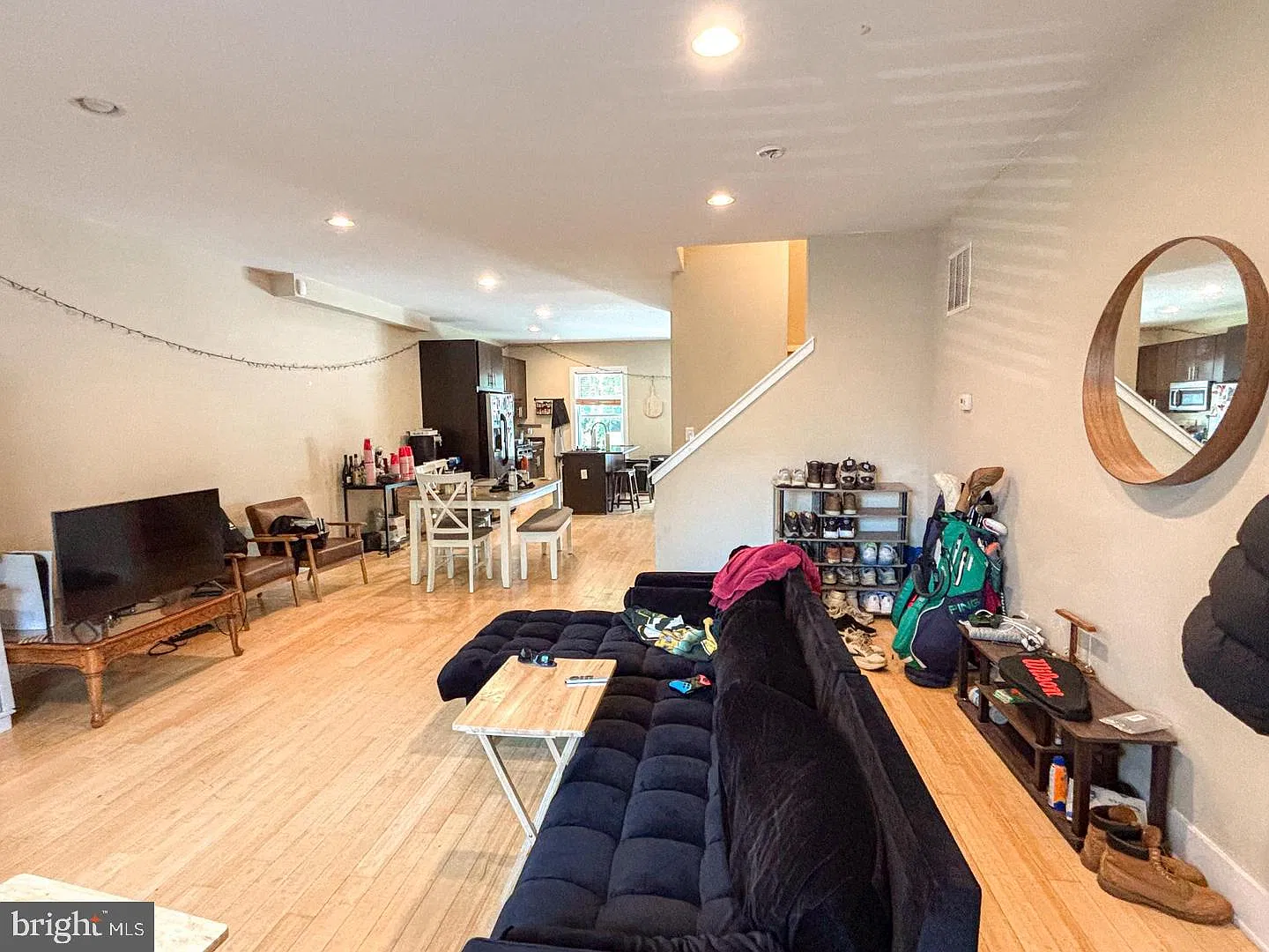 3 bed, 2.0 bath, 2308 sqft, $3,600 — Photo 3