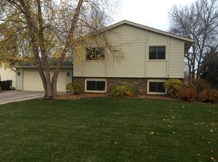 12016 Oregon Cir N, Champlin, MN 55316