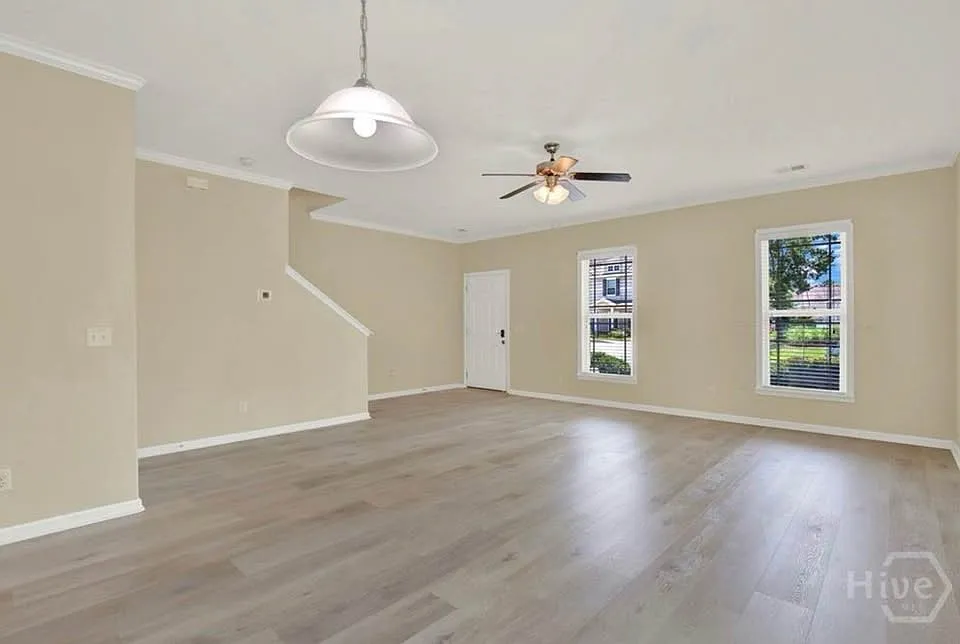 3 bed, 1540 sqft, $2,300 — Photo 4