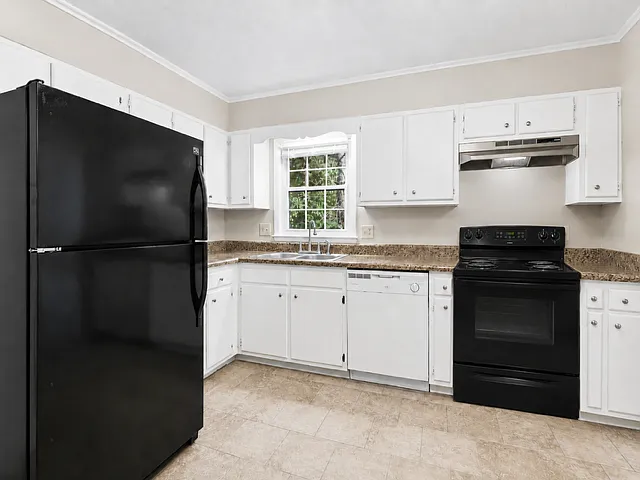 1902 Paisley Ave — Photo 9