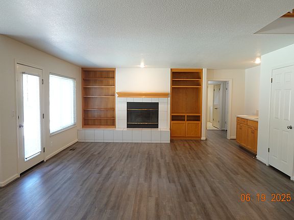 5th image of 562 Platt Cir