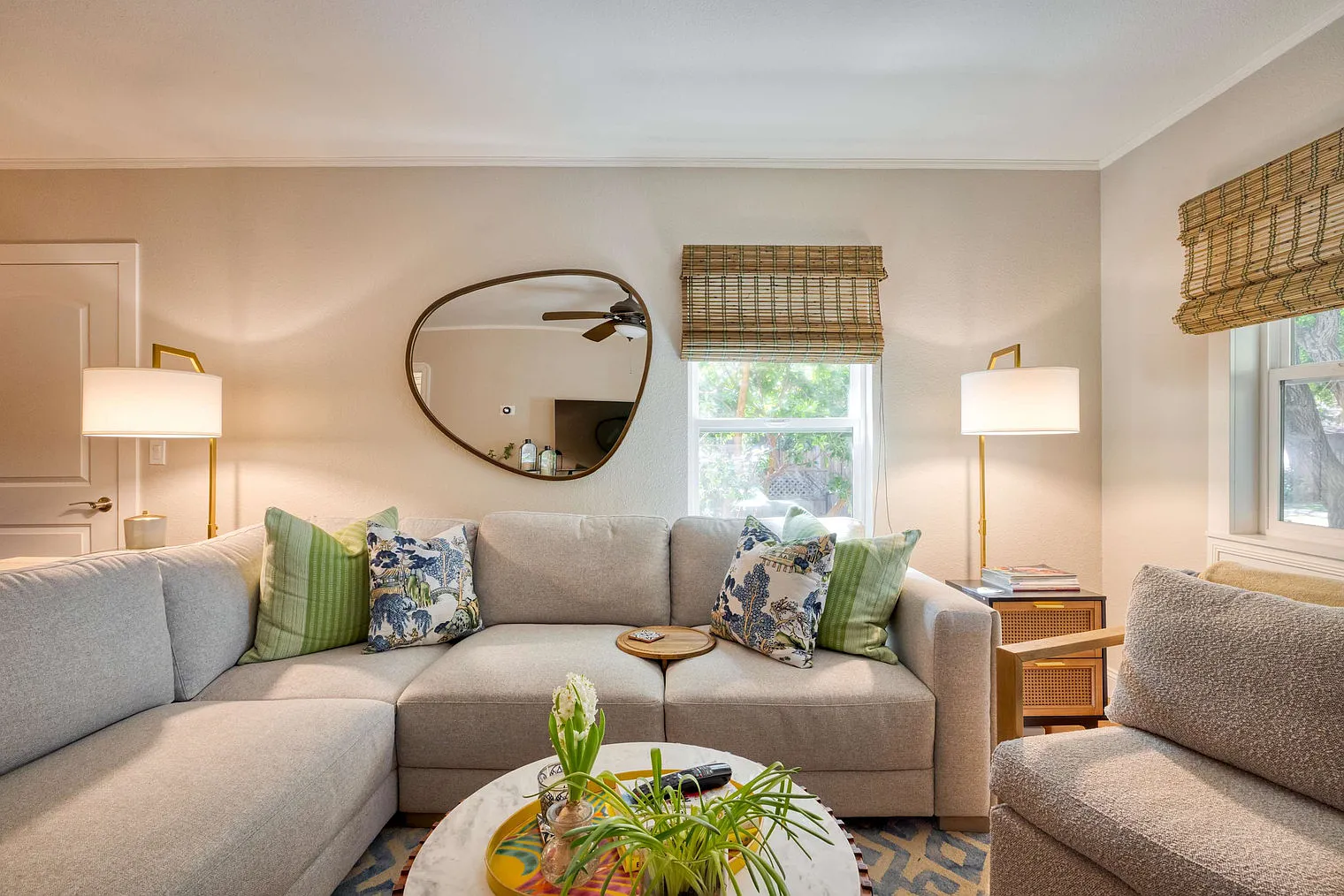 4 bed, 2.0 bath, 1291 sqft, $7,072 — Photo 3