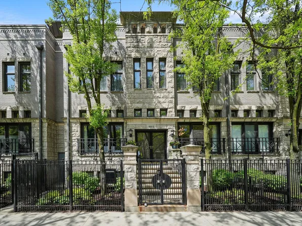 950 N Clark St Unit E, Chicago, IL 60610