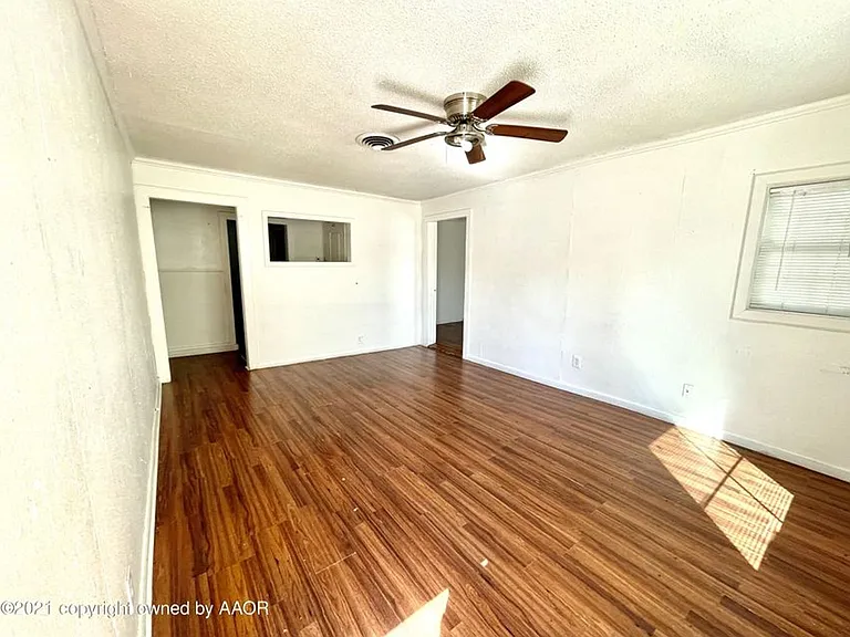 2204 SW 1st Ave — Photo 3
