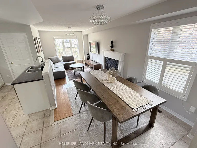 69 Selkirk Dr — Photo 5