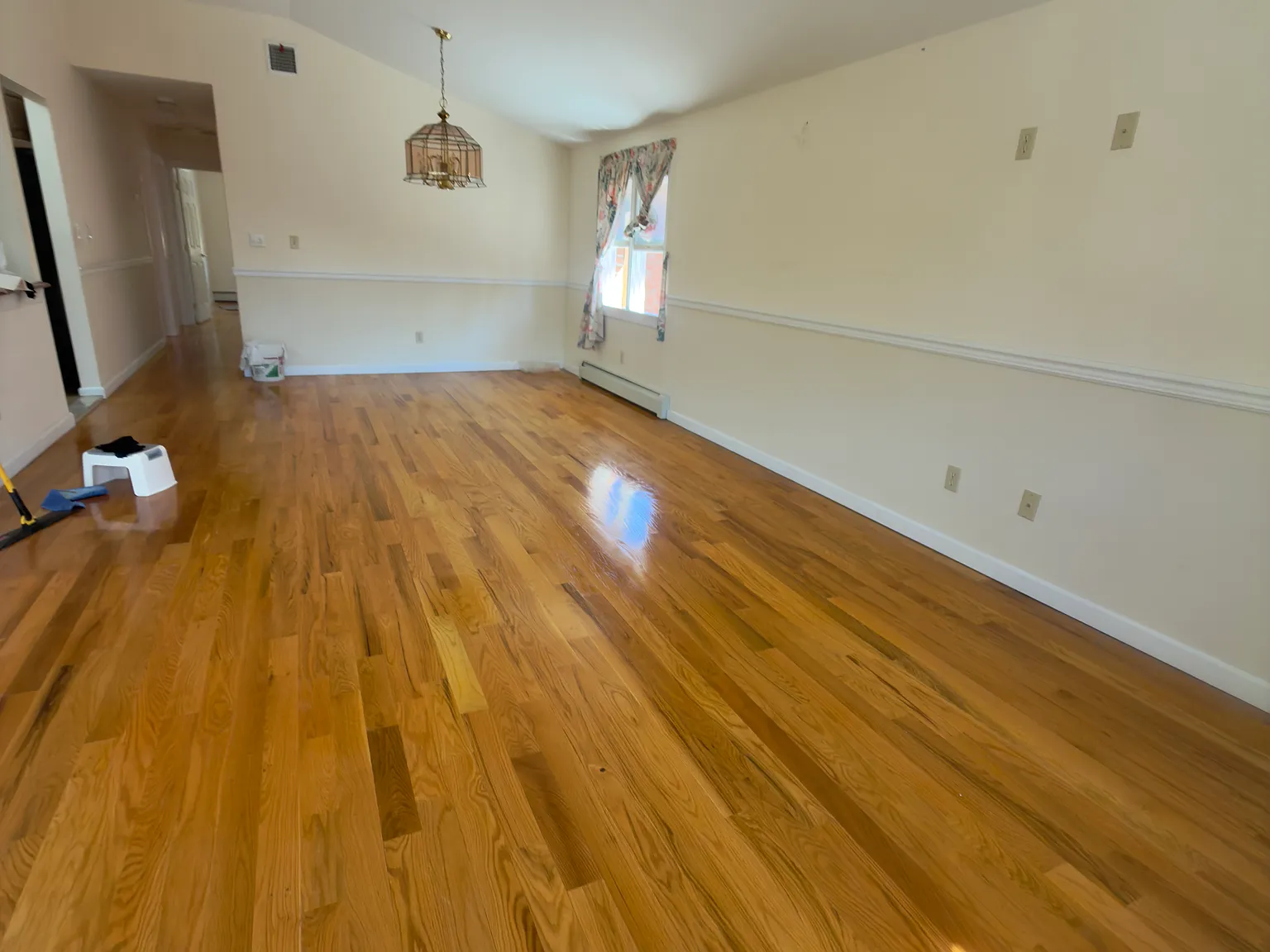 3 bed, 1350 sqft, $3,200 — Photo 3