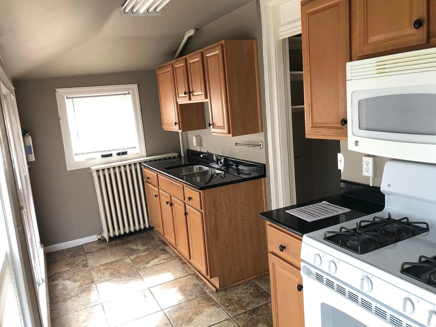 2 bed, $1,345 — Photo 4