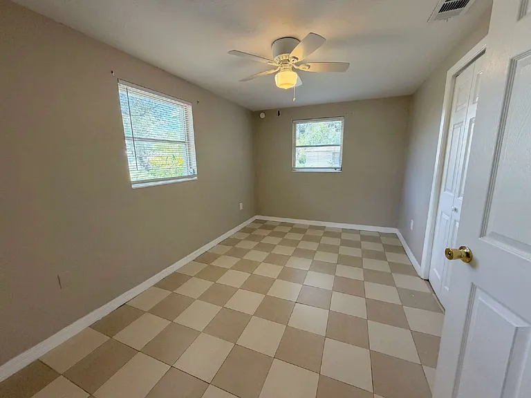 6606 Jackson St — Photo 13