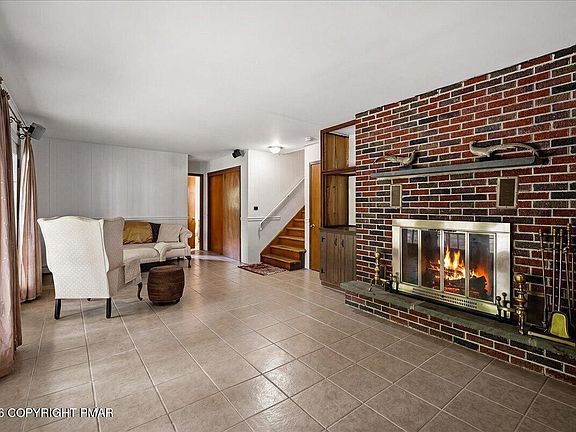 3rd image of 310 Albert Rd