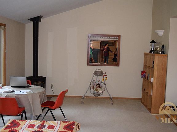 4th image of 207 N Pheasant Dr