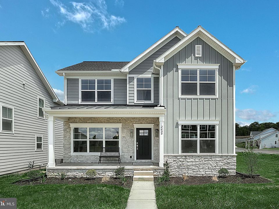 1st image of 2434 Hawthorne Dr