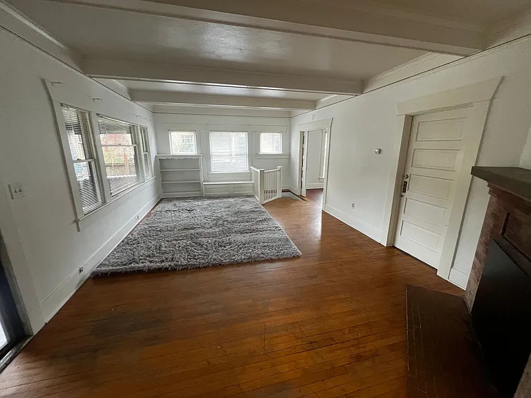 1108 Jackson St — Photo 2