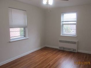 3255 37th St #3, Astoria, NY 11103