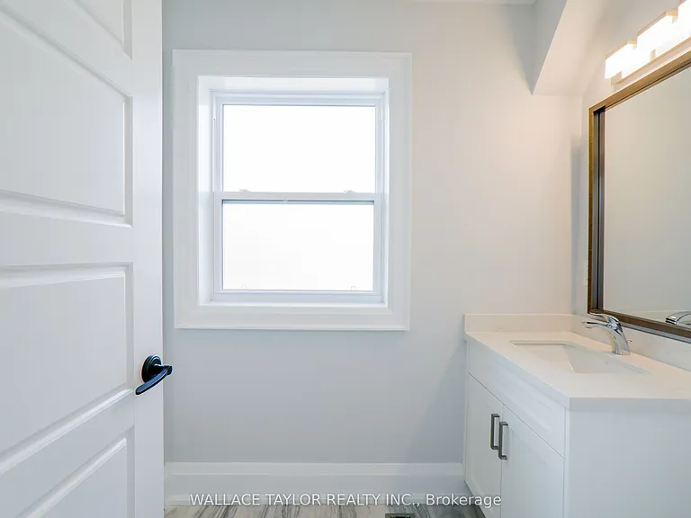 148 Carlaw Ave #UPPER — Photo 20