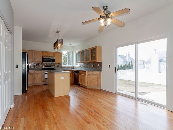4th image of 3511 Thoroughbred Ln