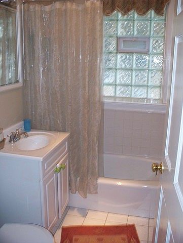 1st image of 3135 W Leland Ave APT 3E