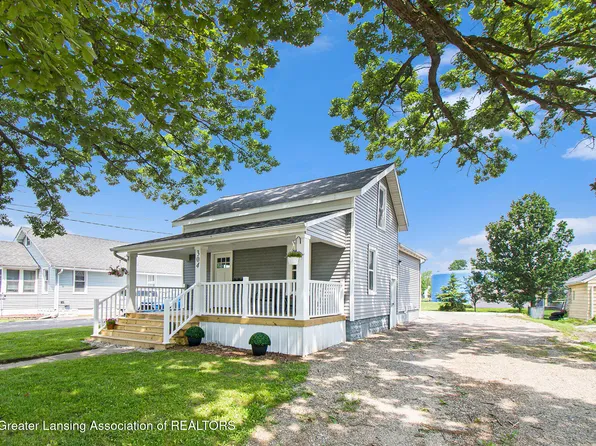 304 W Gibbs St, Saint Johns, MI 48879
