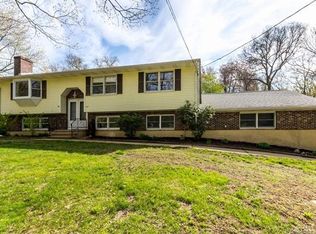 617 Deep River Rd, Colchester, CT 06415