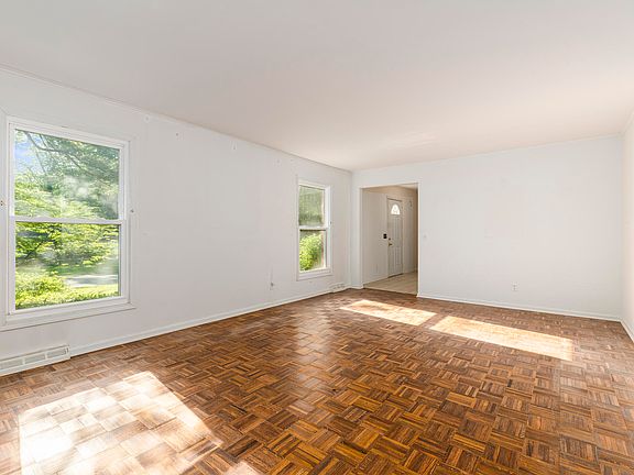 5th image of 2776 Hickorywood Ln SE