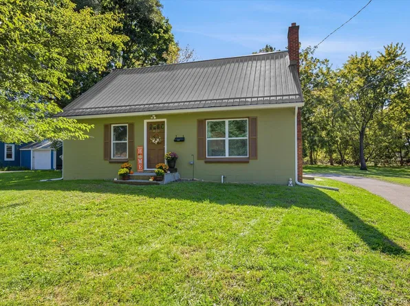 835 W Silver Lake Rd, Fenton, MI 48430