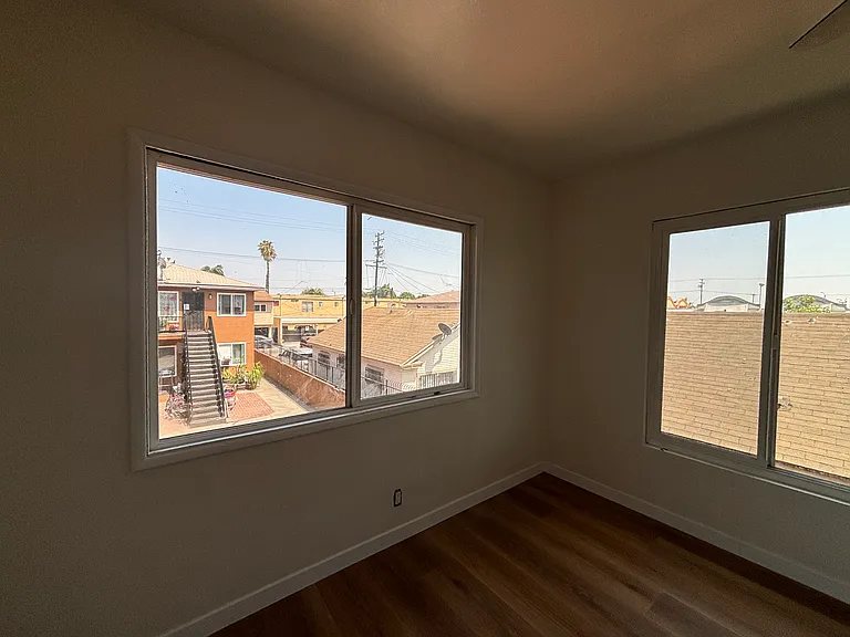 7102 Malabar St #H — Photo 2