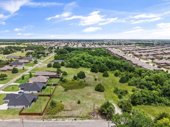 120 Lakeshore Ln, Red Oak, TX 75154