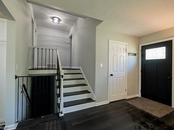 5th image of 1556 Kingsley Ave