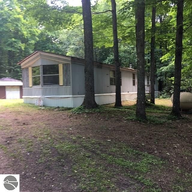 1st image of 5956 Fairbanks Dr NE