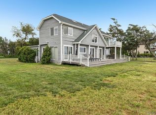 5 Bay Rd, East Patchogue, NY 11772