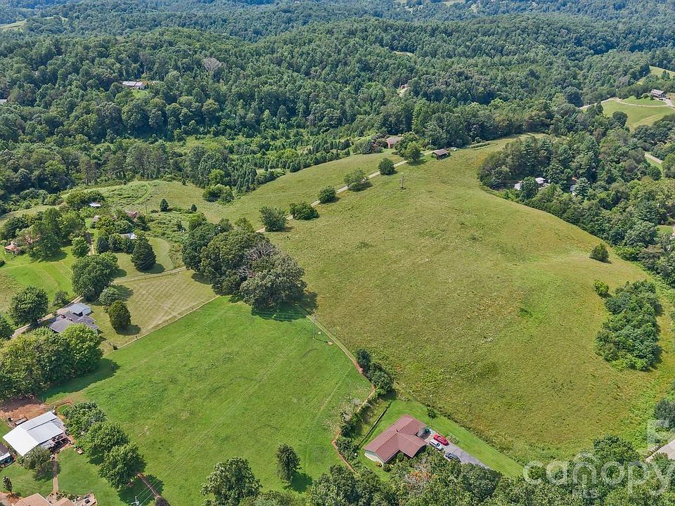 1st image of 14 Rocking Chair Ln