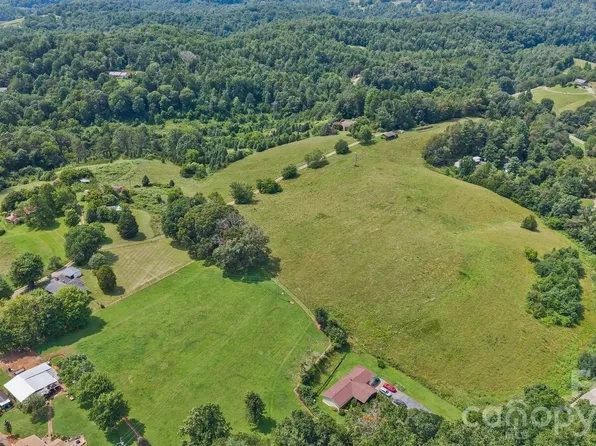 14 Rocking Chair Ln, Leicester, NC 28748