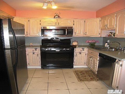 5th image of 131 Kime Ave