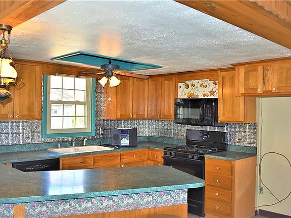3rd image of 8432 N County Road 400 W