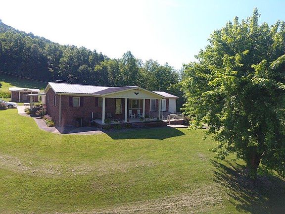 2nd image of 924 Maple Creek Rd