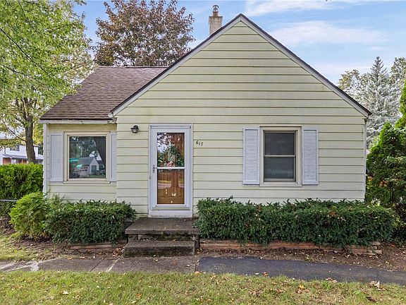 2nd image of 617 Howard Rd