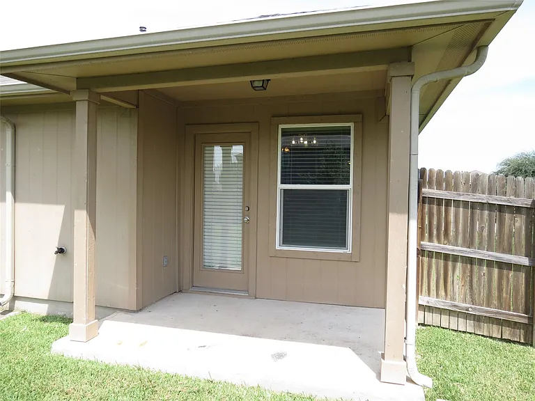 375 Musgrav — Photo 24
