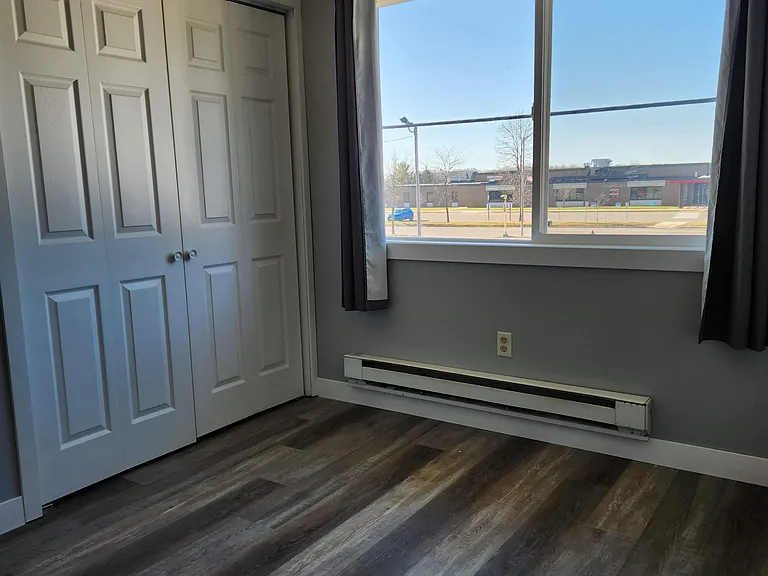 1020 4th St NE #1 — Photo 8