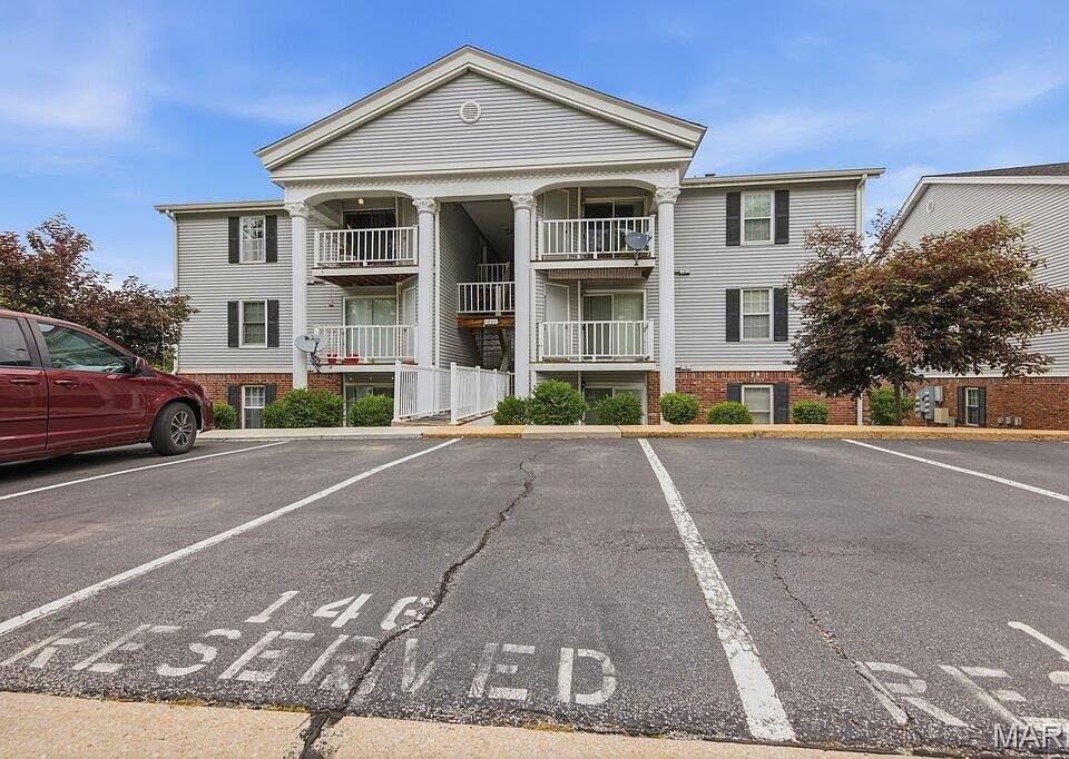 1st image of 1231 Creve Coeur Crossing Ln APT B